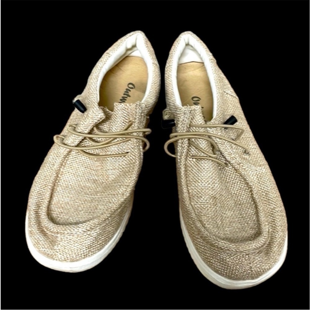 size 9 oatmeal color Outwoods loafers
